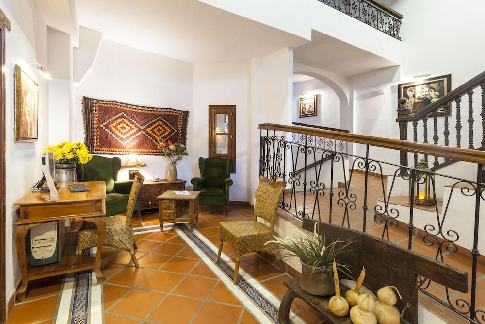 Hotel Alcadima 3*